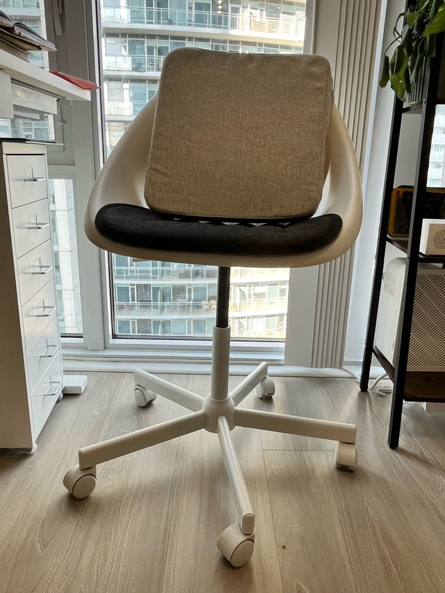 Sale until Aug 20 only : IKEA desk chair - photo 3