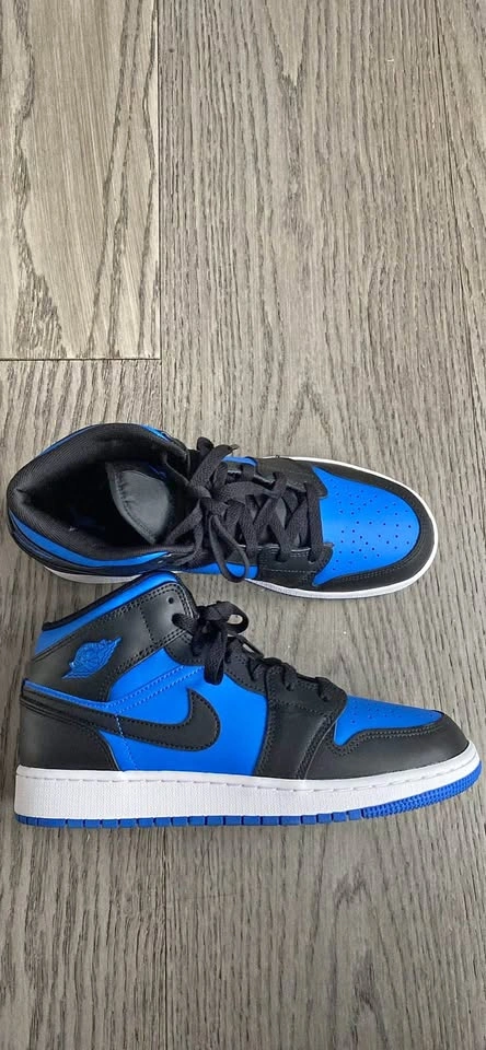 Nike Air Jordan 1 Mid Hyper Royal
