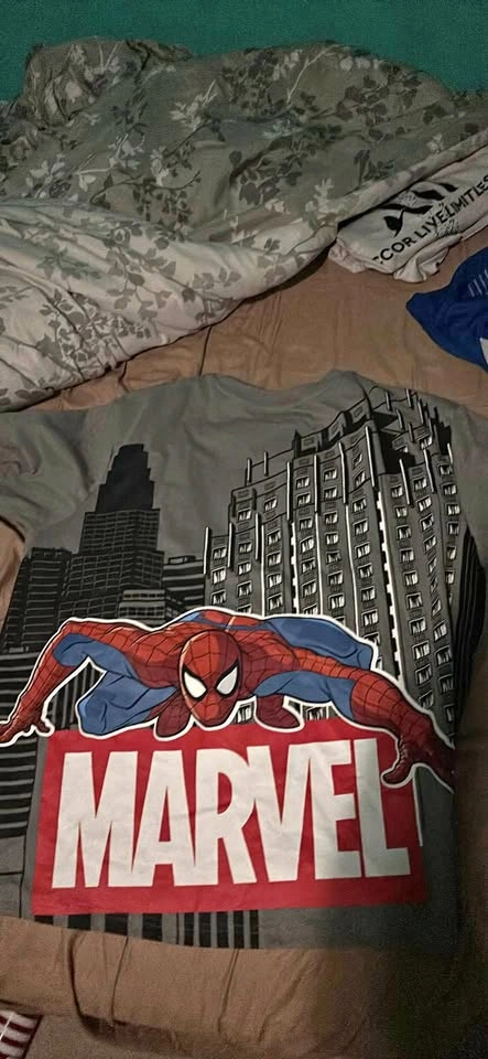 Spider-Man shirt size large