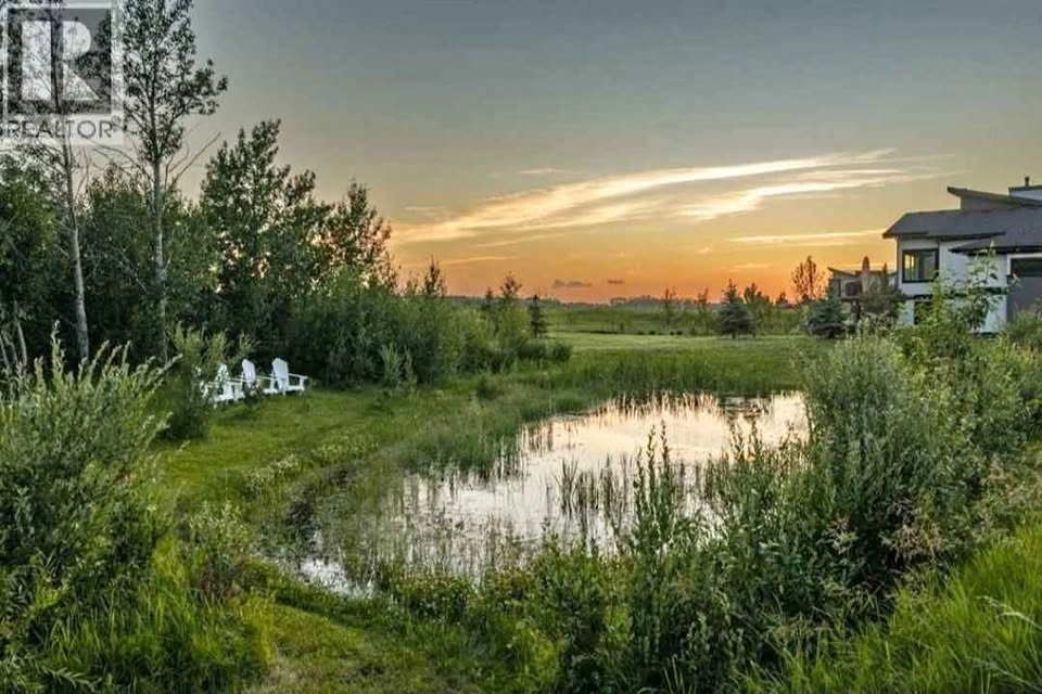 BEAUTIFUL ACREAGE MINUTES FROM CALGARY CITY LIMITS