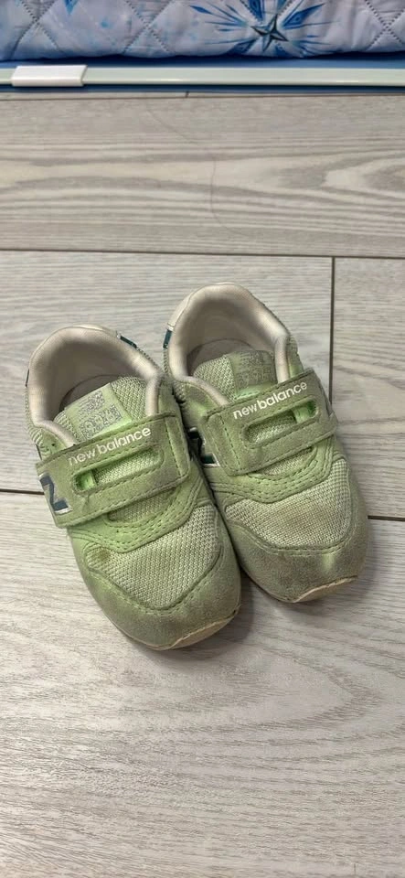 New Balance US6