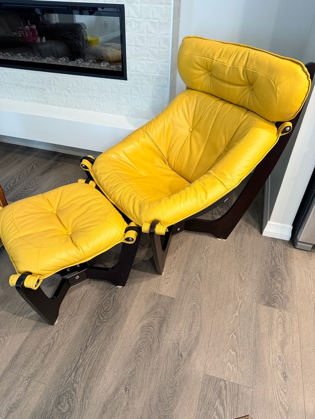 Yellow Luna Leather Chair & Ottoman - photo 2