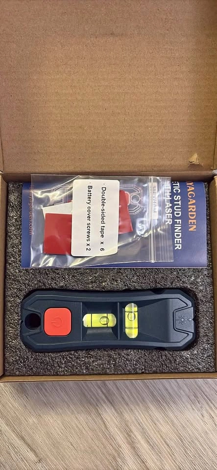 Magnetic Stud Finder with Laser