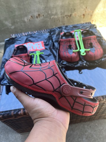 Crocs Classic Clog Marvel Spider-Man Neo - Men 4/Women 6 - photo 5