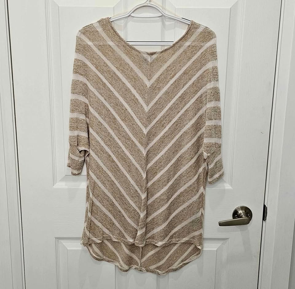 Size small RW&CO lightweight sweater