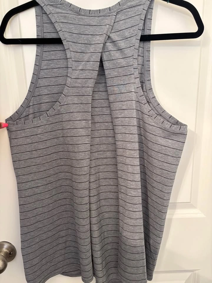 Lululemon Grey Striped Tank Top - photo 2
