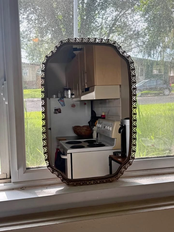 Antique-style gold decorative mirror