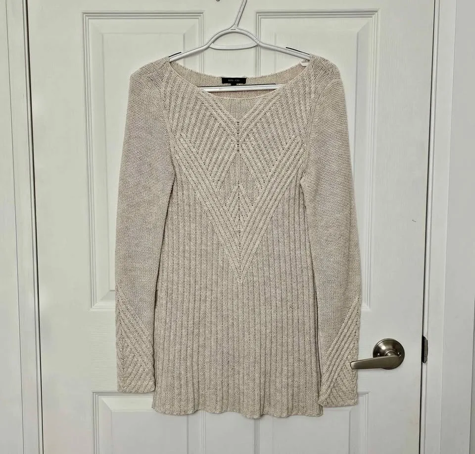 Size XS RW&CO sweater thumbnail