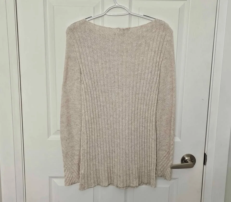 Size XS RW&CO sweater image indicator(2)