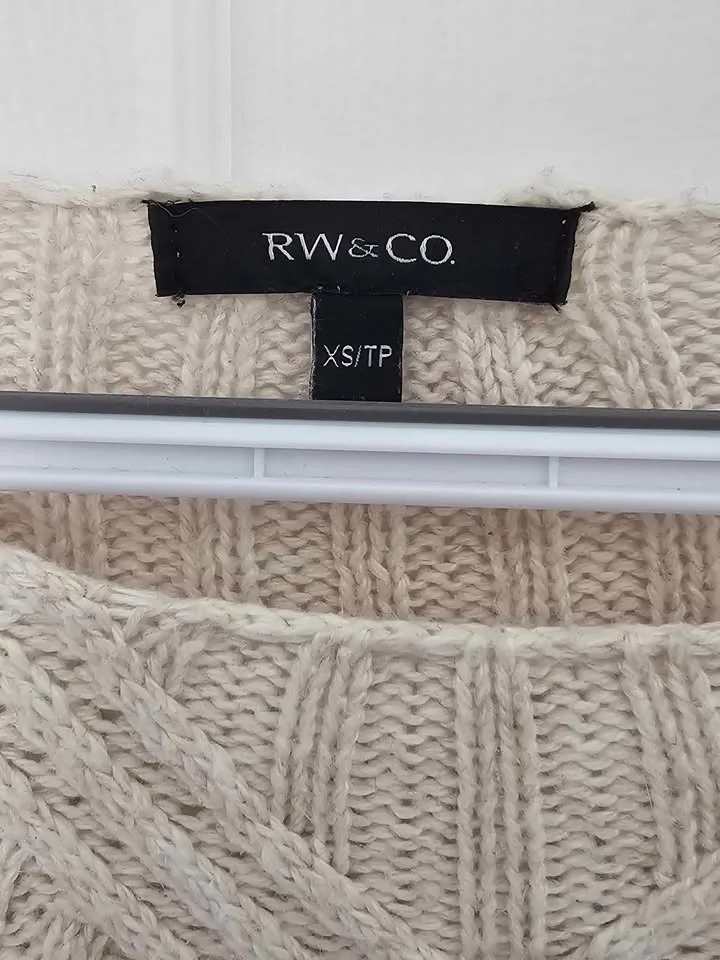 Size XS RW&CO sweater image indicator(3)