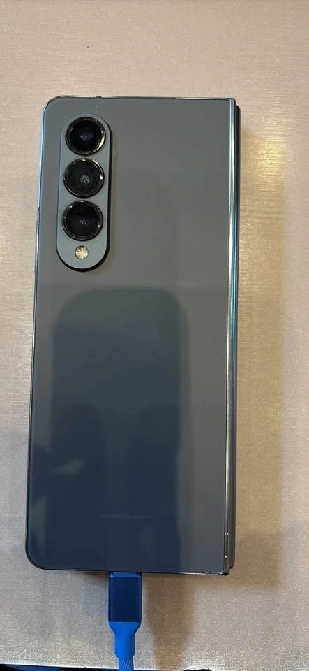 Samsung Galaxy Phone - photo 4