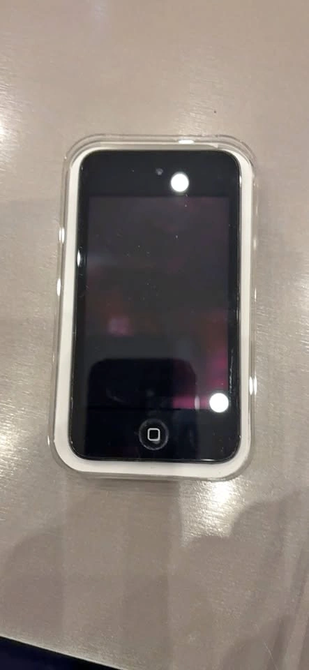 Apple iPod Touch Media Player - working factory reset