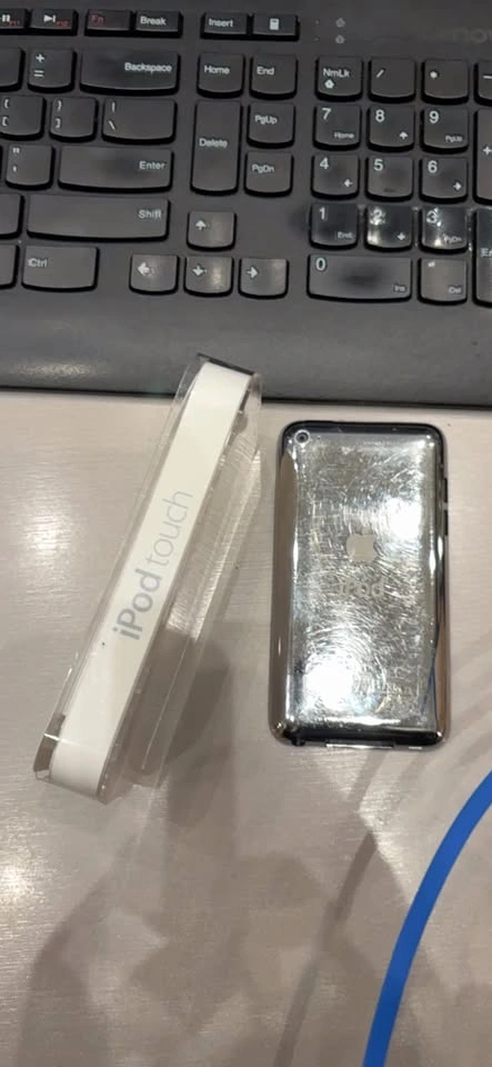 Apple iPod Touch Media Player - working factory reset - photo 2