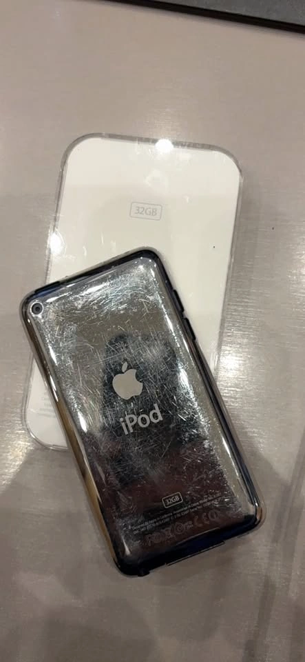 Apple iPod Touch Media Player - working factory reset - photo 3