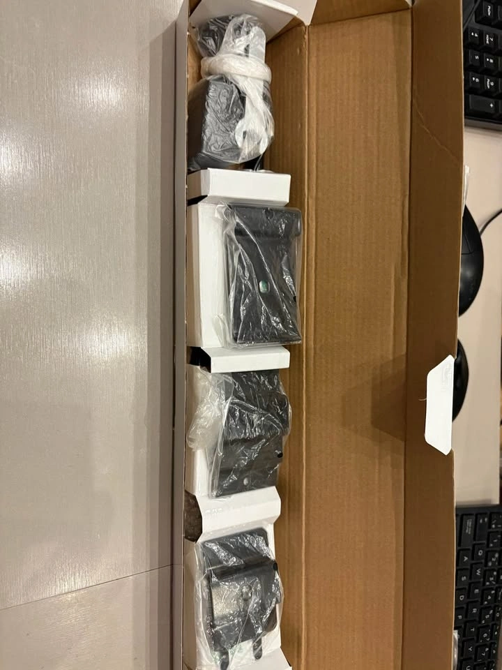 Uline H-7113 Feature Light - 2 Available ($50 each) - photo 2