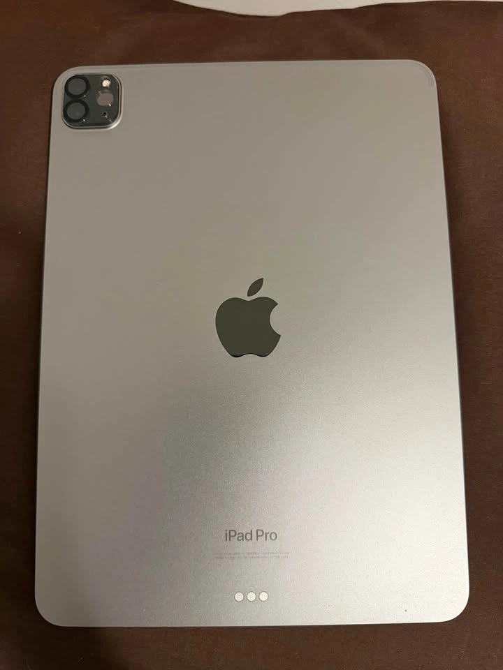 iPad Pro 11 inch (4th Generation) - photo 2