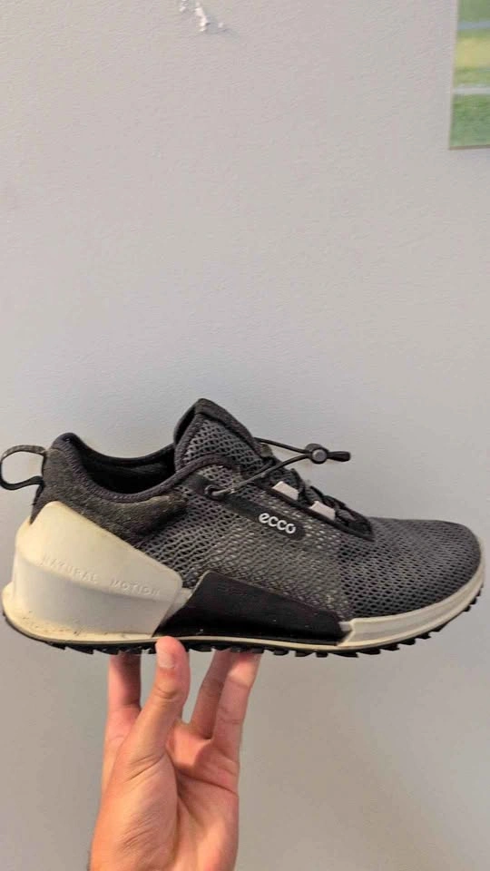 Women's eco shoes size 7.5