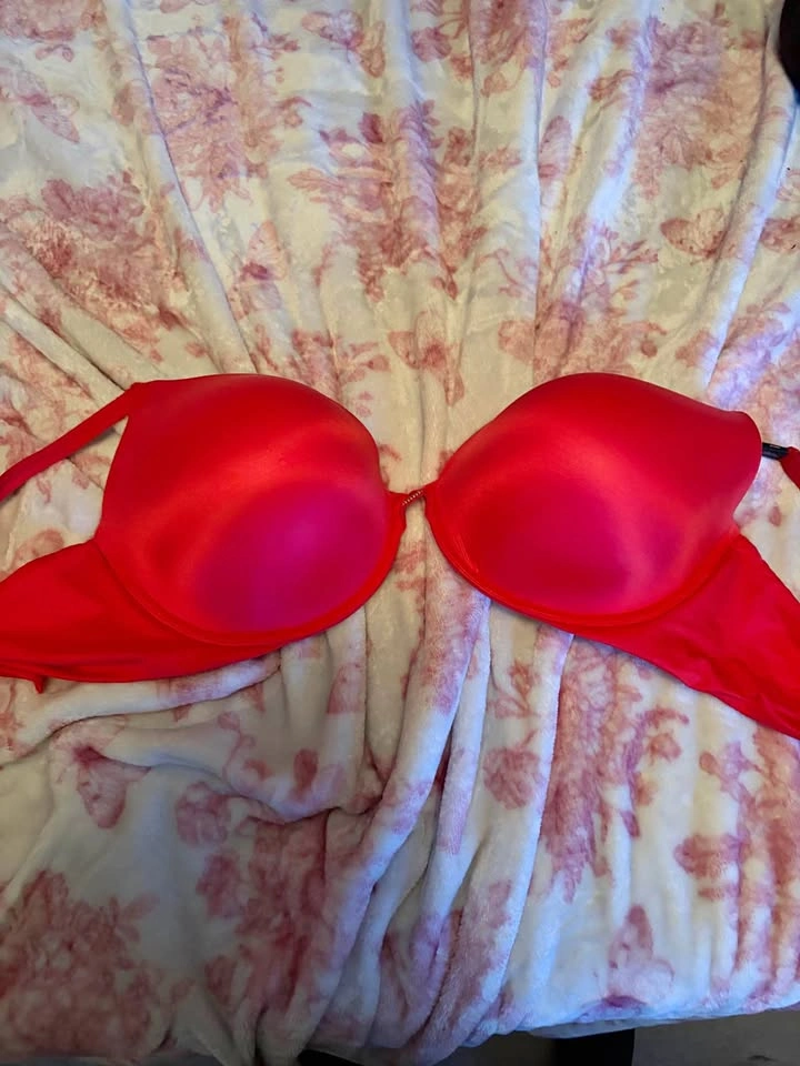 Victoria Secret 40DD