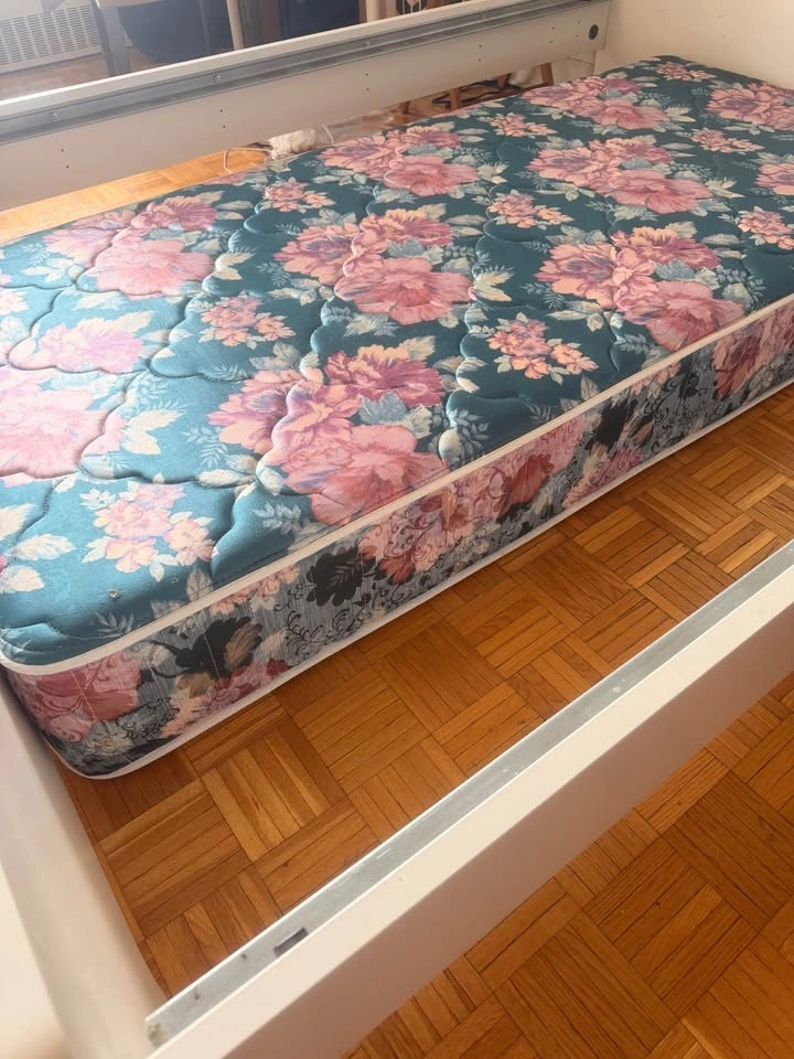 Floral Twin Mattress - photo 3
