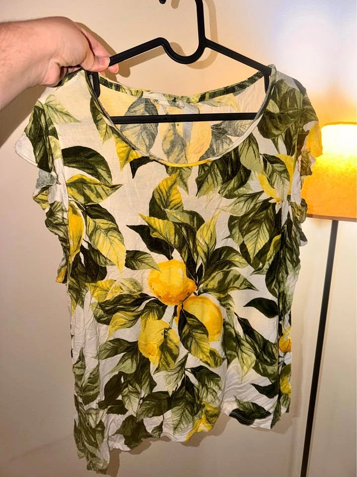 H&M Lemon Print Ruffle Sleeve Top size XL