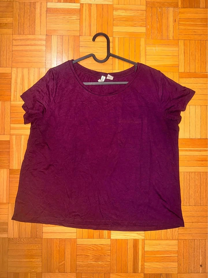 H&M Divided Pocket T-Shirt size Large