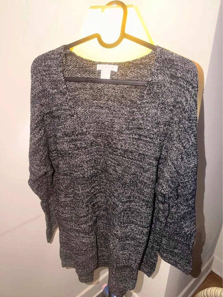 H&M Conscious V-Neck Knit Sweater - Size Medium - photo 4