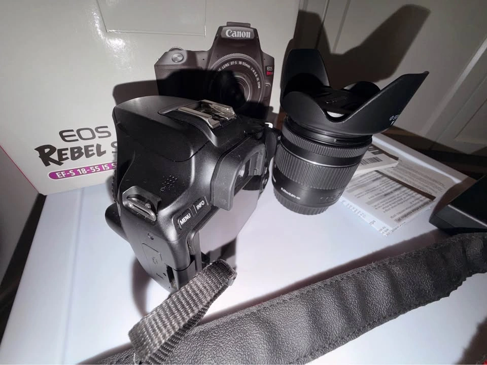 Canon EOS Rebel SL3 (200D II) + Lens Kit - photo 2