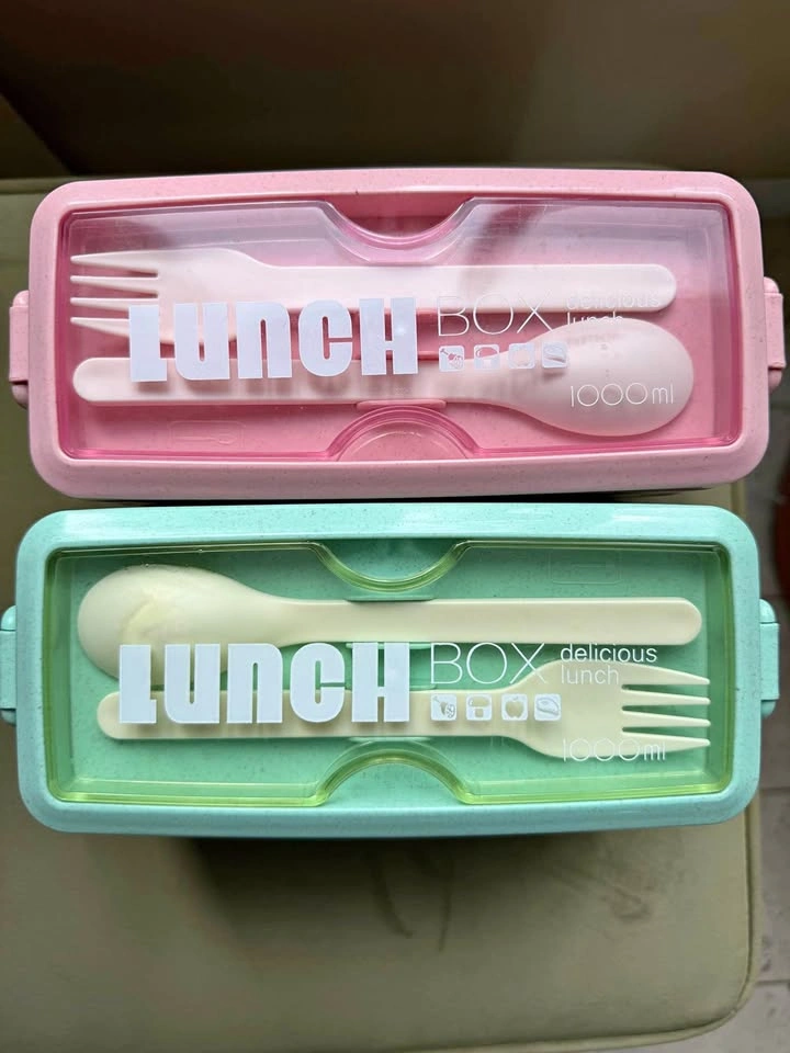 2 Stackable Bento Boxes w/ Cutlery included