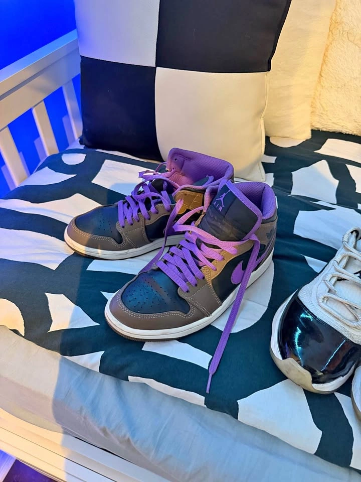 Jordan 1 Mid Purple Mocha