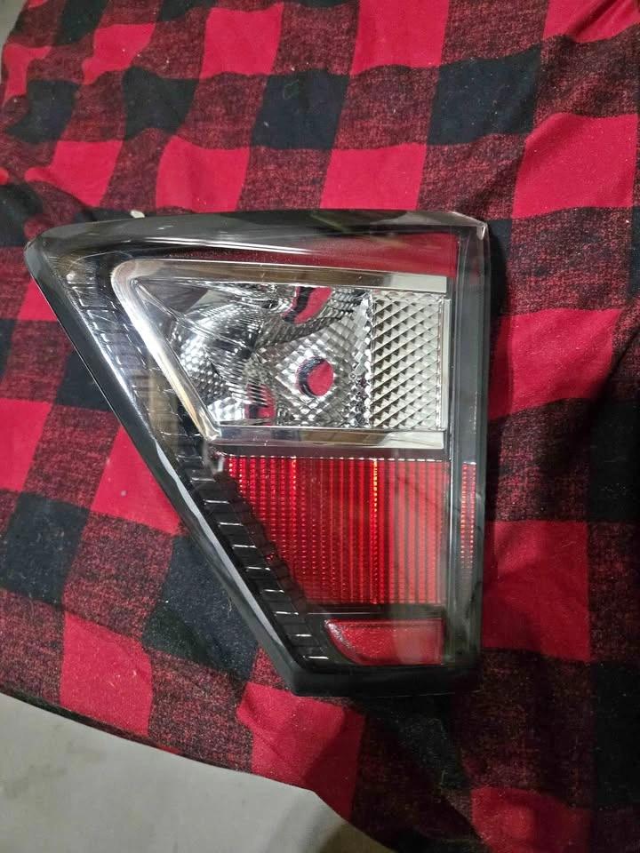 OEM 2017-2019 Ford Escape Tail Light Assemblies (2017-2019)