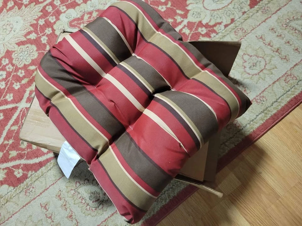 Pet bed - it's small size - photo 4