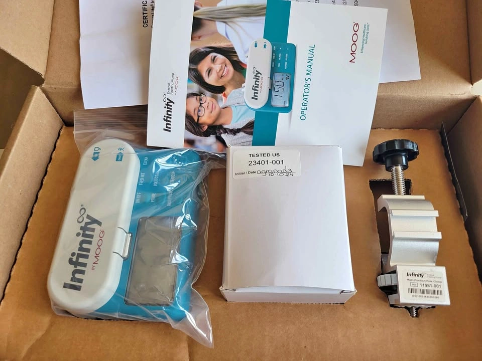 Moog Infinity Eternal Feeding Pump, Like New