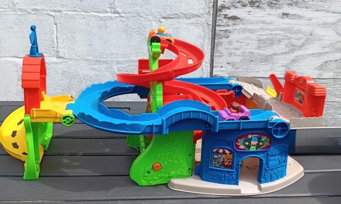 Fisher-Price Little People Sit 'n Stand Skyway 2-in-1 Race Track - photo 2