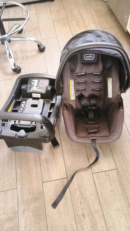 Evenflo Infant Car Seat - photo 3