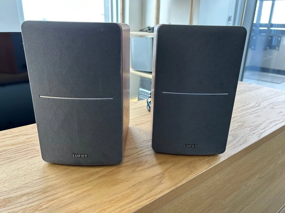 Edifier R1280T Powered Bookshelf Speakers - photo 2