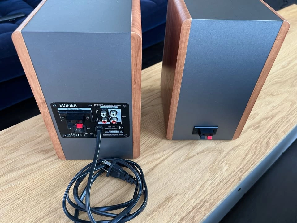 Edifier R1280T Powered Bookshelf Speakers - photo 3