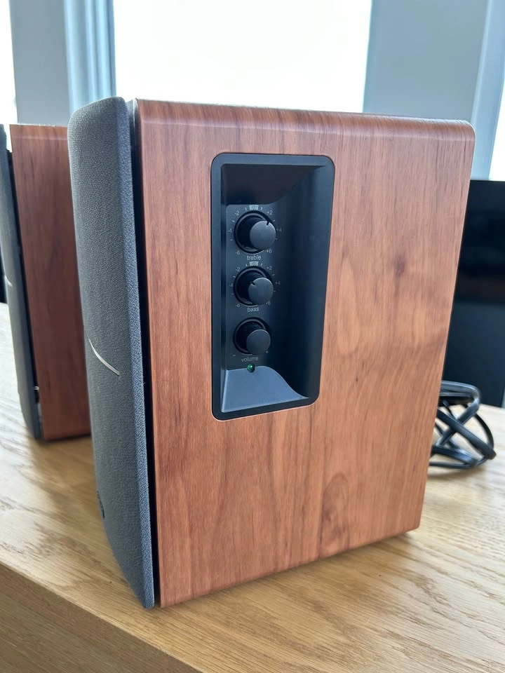 Edifier R1280T Powered Bookshelf Speakers - photo 4
