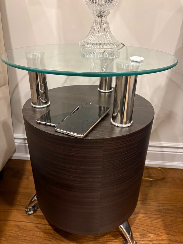 Savon 17.72" Modern Round Glass Top End Table with Shelf - photo 2