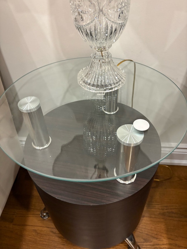 Savon 17.72" Modern Round Glass Top End Table with Shelf - photo 4