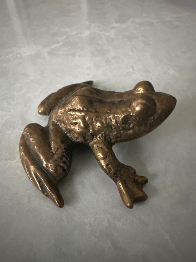 Vintage solid brass frog figurine