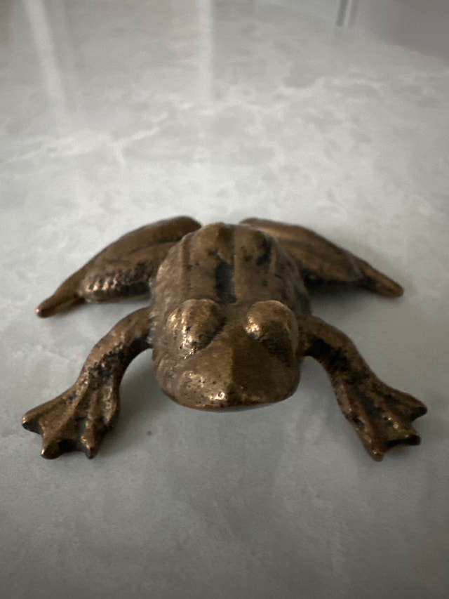 Vintage solid brass frog figurine - photo 2