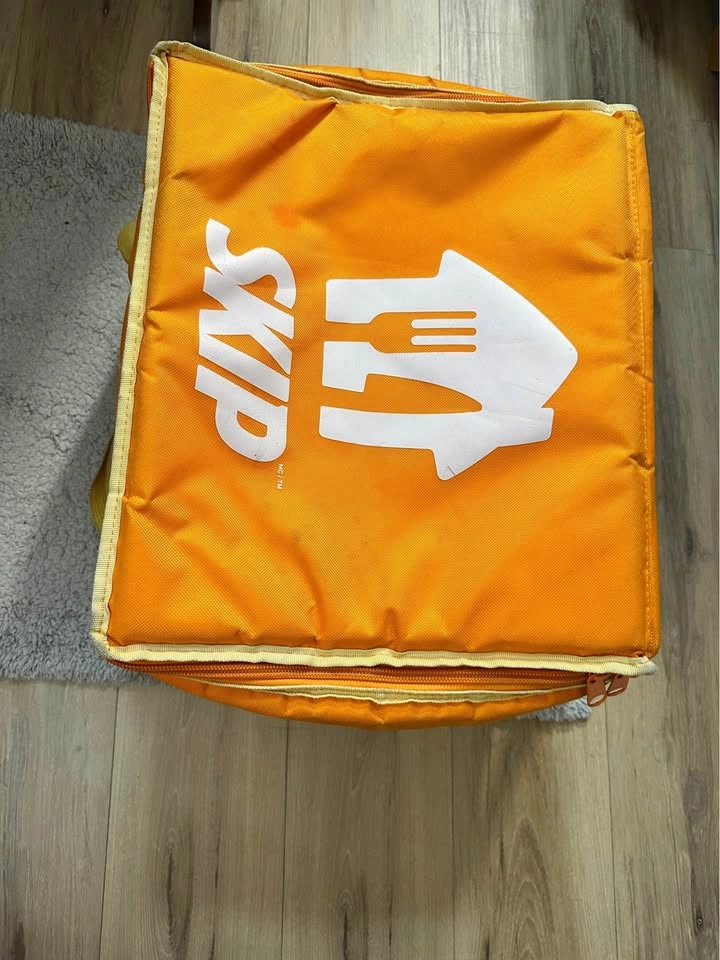 SkipTheDishes Insulated Delivery Bags - photo 2