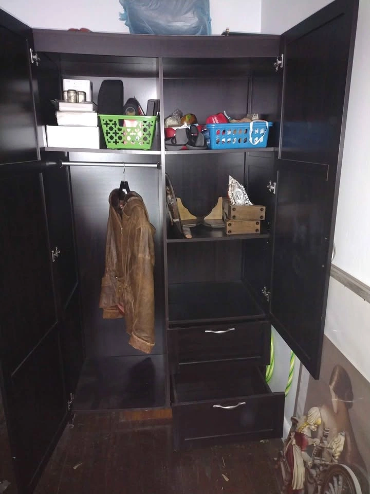 Large Dark Wood Double Door Double Drawer Wardrobe