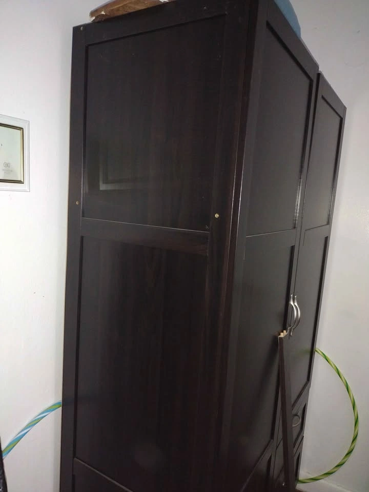 Large Dark Wood Double Door Double Drawer Wardrobe - photo 3