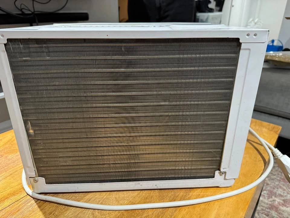 Insignia Window Air Conditioner - photo 3