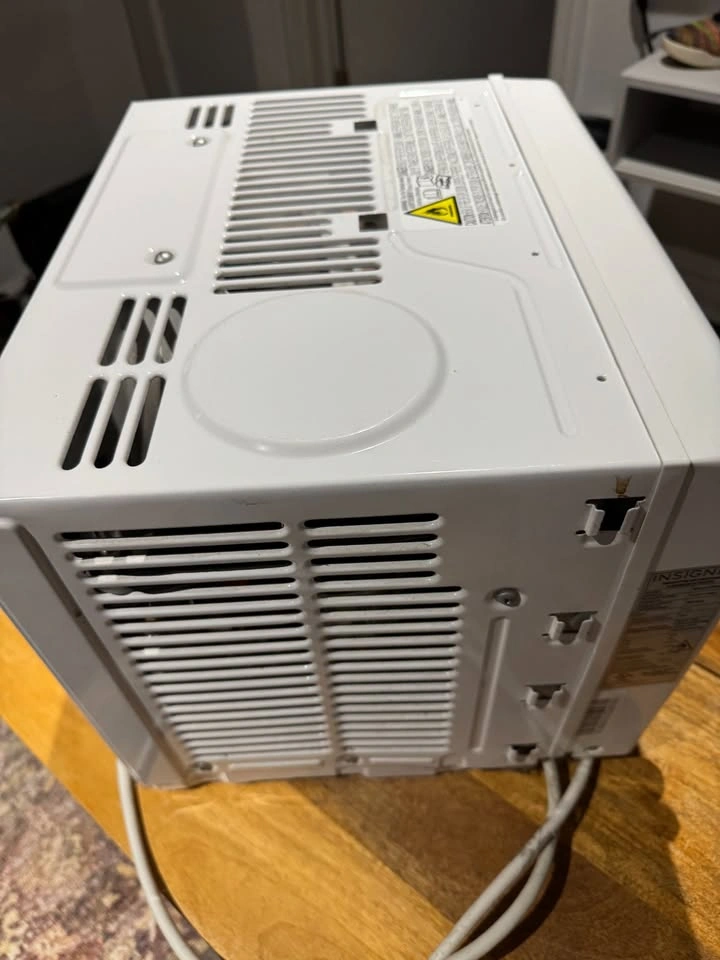 Insignia Window Air Conditioner - photo 4