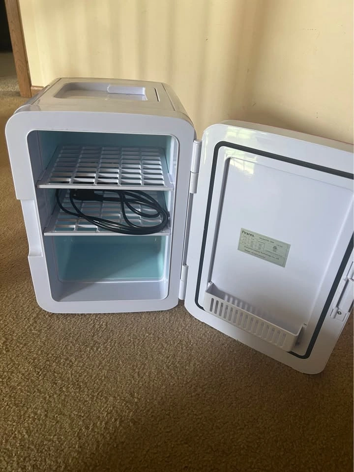 Pink 6 can mini fridge - photo 2