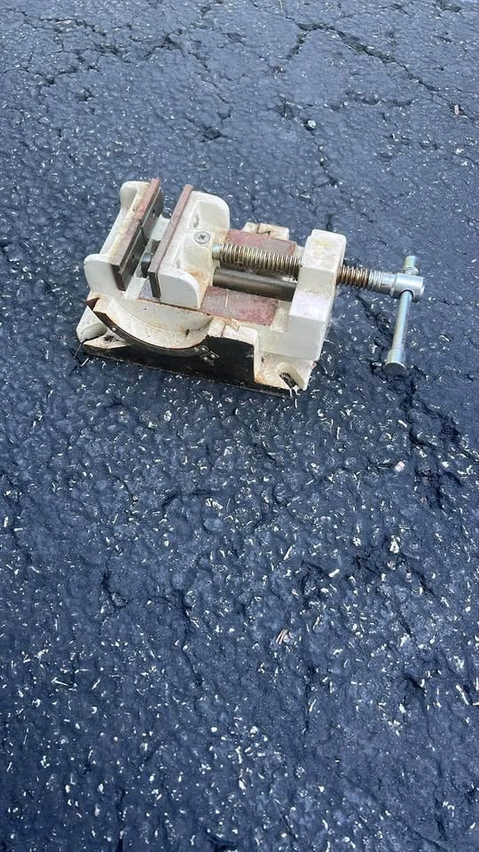 Tool shop 10” bench top drill press - photo 2