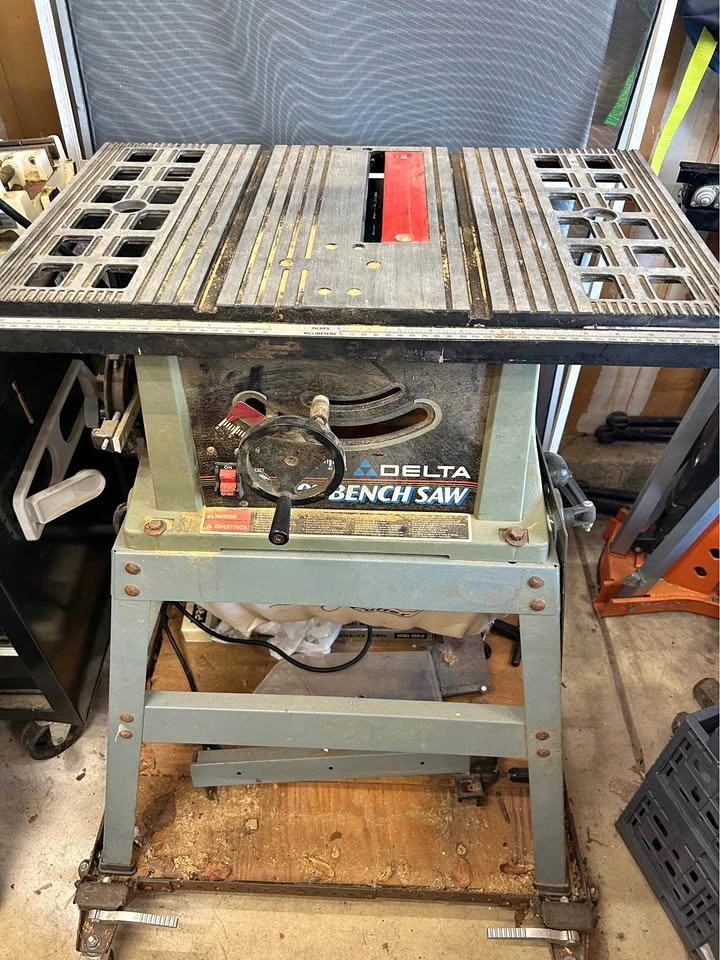 Delta 10” bench saw