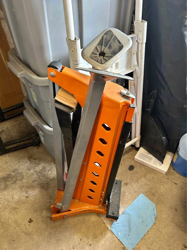 Port a mate clamping saw horse
